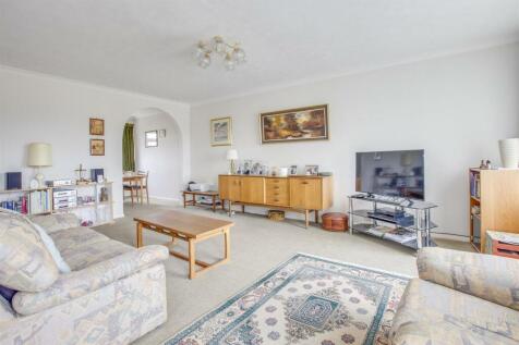 24 Peters Close, HP16 9ET-6.jpg