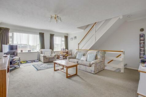 24 Peters Close, HP16 9ET-7.jpg