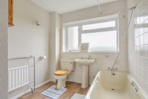 24 Peters Close, HP16 9ET-5.jpg