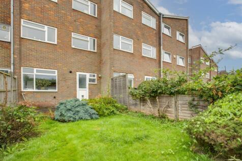 24 Peters Close, HP16 9ET-13.jpg