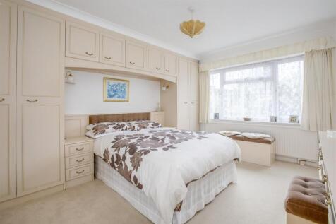 8 Wycombe Road, HP15 6RY-3.jpg