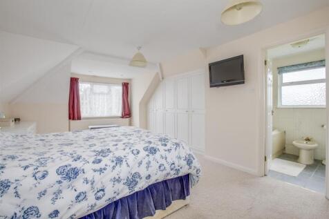 8 Wycombe Road, HP15 6RY-2.jpg