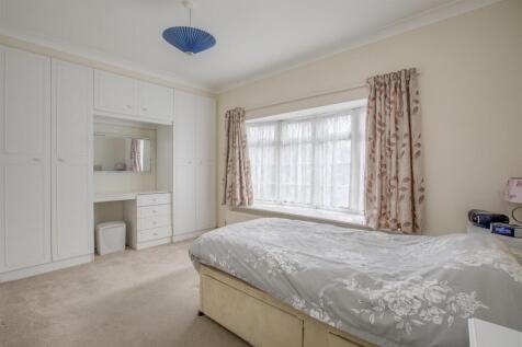 8 Wycombe Road, HP15 6RY-10.jpg