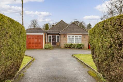 8 Wycombe Road, HP15 6RY-16.jpg