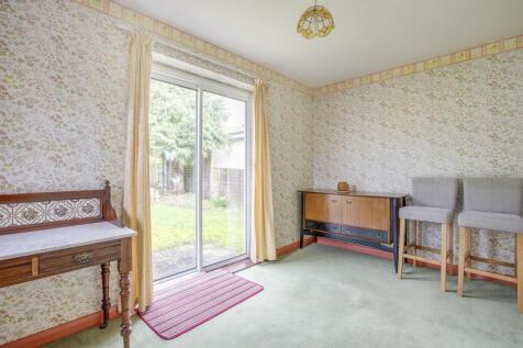 11 Wycombe Road, HP15 6RX-4.jpg