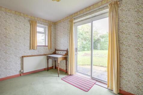 11 Wycombe Road, HP15 6RX-5.jpg