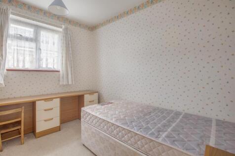 11 Wycombe Road, HP15 6RX-6.jpg