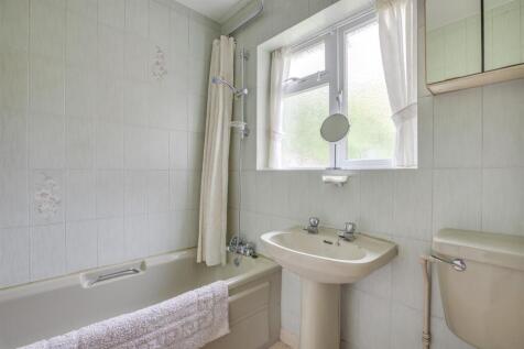 11 Wycombe Road, HP15 6RX-7.jpg