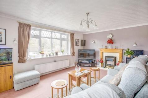 15 Eastern Dene, HP15 7BT-9.jpg