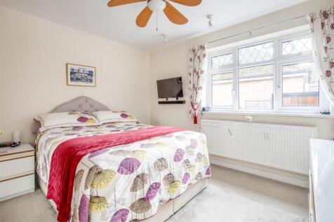 15 Eastern Dene, HP15 7BT-7.jpg