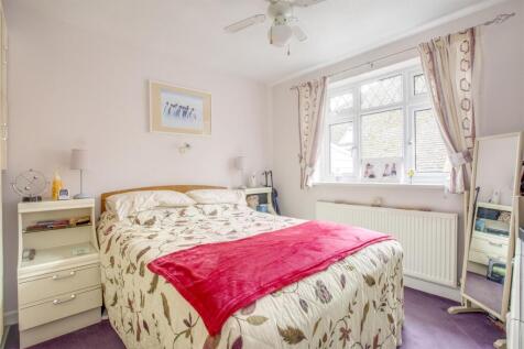 15 Eastern Dene, HP15 7BT-8.jpg