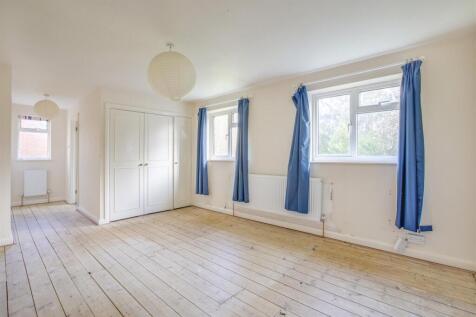 31 Wheeler Avenue, HP10 8EN-6.jpg