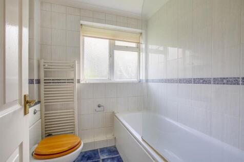 31 Wheeler Avenue, HP10 8EN-8.jpg