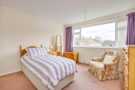 23 Dashfield Grove, Widmer End, HP15 6AJ-4.jpg