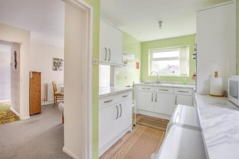 23 Dashfield Grove, Widmer End, HP15 6AJ-10.jpg