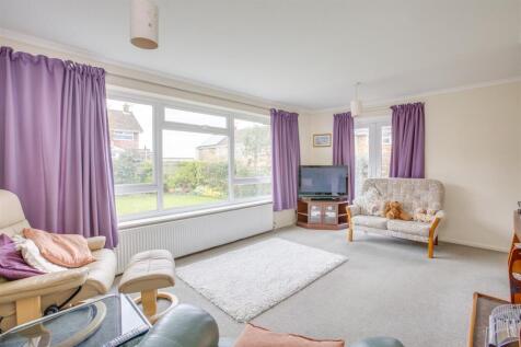 23 Dashfield Grove, Widmer End, HP15 6AJ-13.jpg