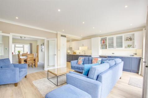 98 Windmill Lane, HP15 6AU-9.jpg
