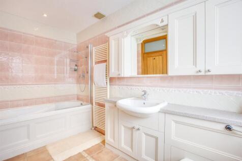 40 Wycombe Road, HP15 6RY-2.jpg