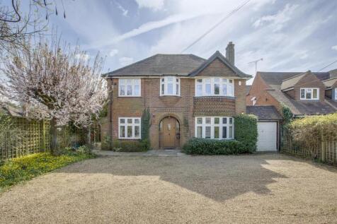40 Wycombe Road, HP15 6RY-21.jpg