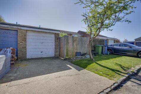 5 Ashtree Walk, HP15 7TG-12.jpg