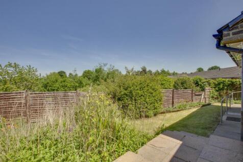 1 Georges Hill, HP15 6BE-10.jpg