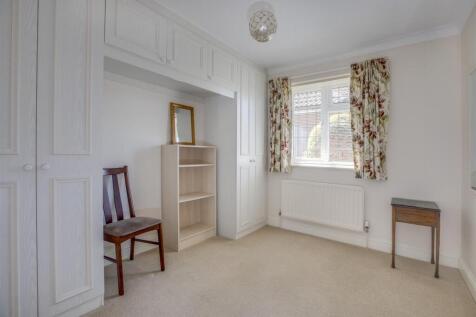 4 Gardner Close, HP15 6HT-3.jpg