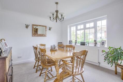 16 Wycombe Road, HP15 6RY-6.jpg