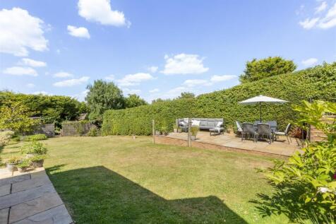 42 Brimmers Hill, HP15 6NP-19.jpg
