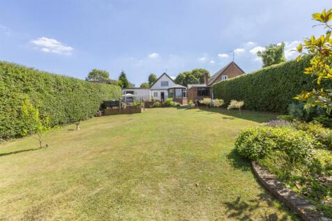 42 Brimmers Hill, HP15 6NP-17.jpg
