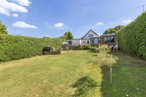 42 Brimmers Hill, HP15 6NP-18.jpg