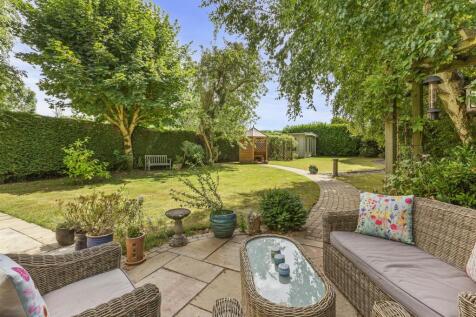 31 Beech Tree Road, HP15 6UR-7.jpg