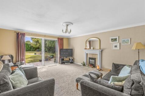 31 Beech Tree Road, HP15 6UR-20.jpg