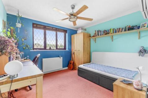 31 Beech Tree Road, HP15 6UR-1.jpg