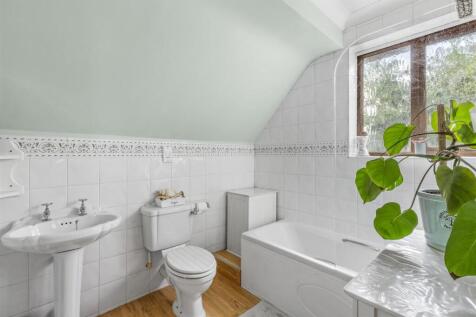 31 Beech Tree Road, HP15 6UR-4.jpg