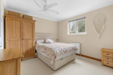 31 Beech Tree Road, HP15 6UR-2.jpg