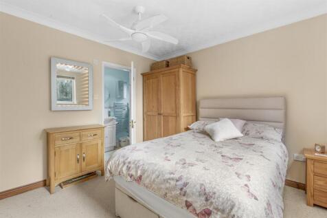 31 Beech Tree Road, HP15 6UR-3.jpg