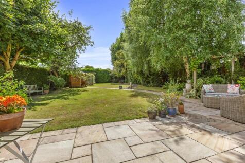 31 Beech Tree Road, HP15 6UR-6.jpg
