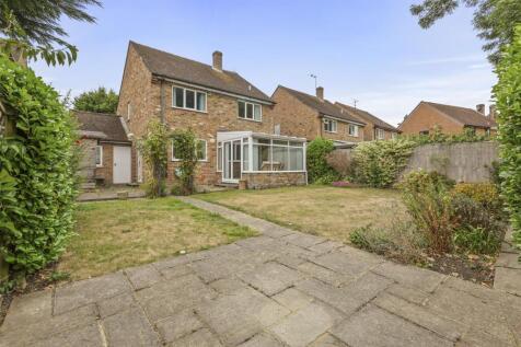 4 Grange Road, HP15 7QZ-13.jpg