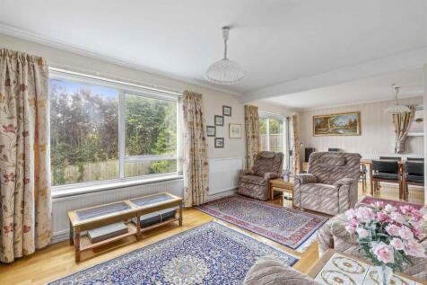 5 Southfield Drive, HP15 6NP (LOW RES)-10.jpg