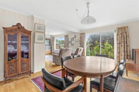 5 Southfield Drive, HP15 6NP (LOW RES)-8.jpg