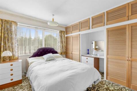 5 Southfield Drive, HP15 6NP (LOW RES)-3.jpg