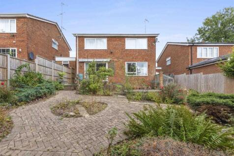 5 Southfield Drive, HP15 6NP (LOW RES)-12.jpg