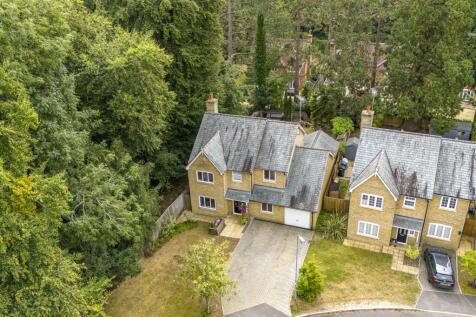 28 De Havilland Drive, HP15 7FP Drone-2.jpg