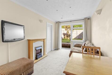 13 Court Lawns, HP10 8DH-7.jpg