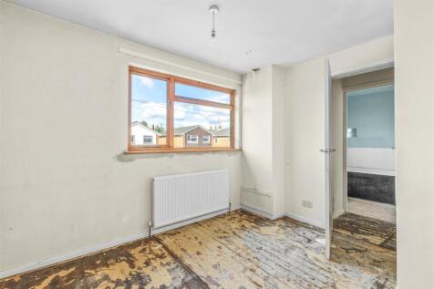 38 Harries Way, HP15 6UE-8.jpg