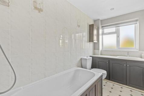 25 Cowslip Road, HP15 6BJ-2.jpg