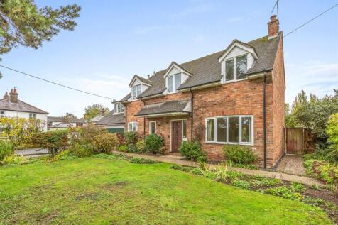 Pine Tree Cottage, North Rd, HP15 6ND-5.jpg