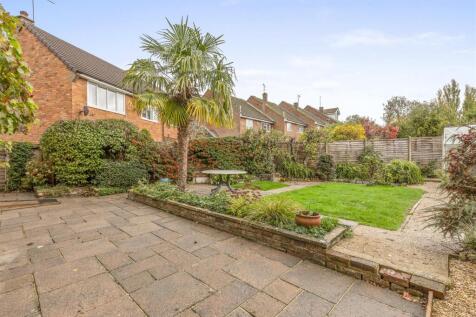 Pine Tree Cottage, North Rd, HP15 6ND-2.jpg