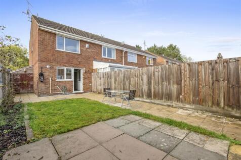 52 Upper Abbotts Hill, HP19 7ST-10.jpg