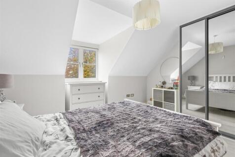 14 Queens Court, Amersham Road, HP15 7HN-9.jpg